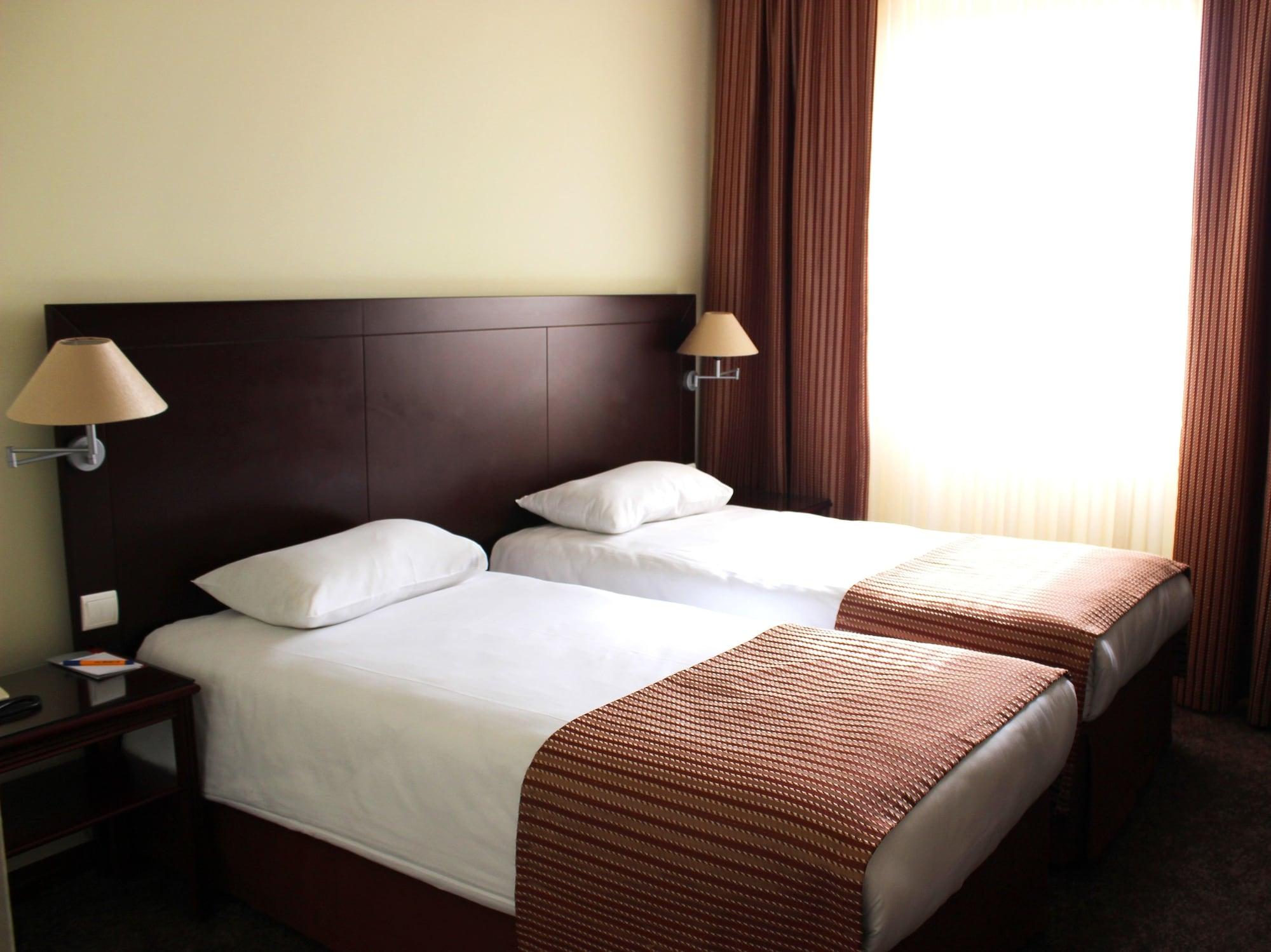 Europe Hotel Yerevan Bagian luar foto