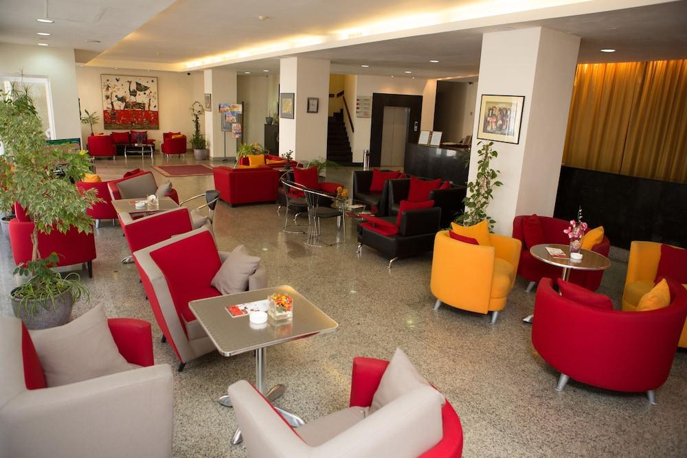 Europe Hotel Yerevan Bagian luar foto