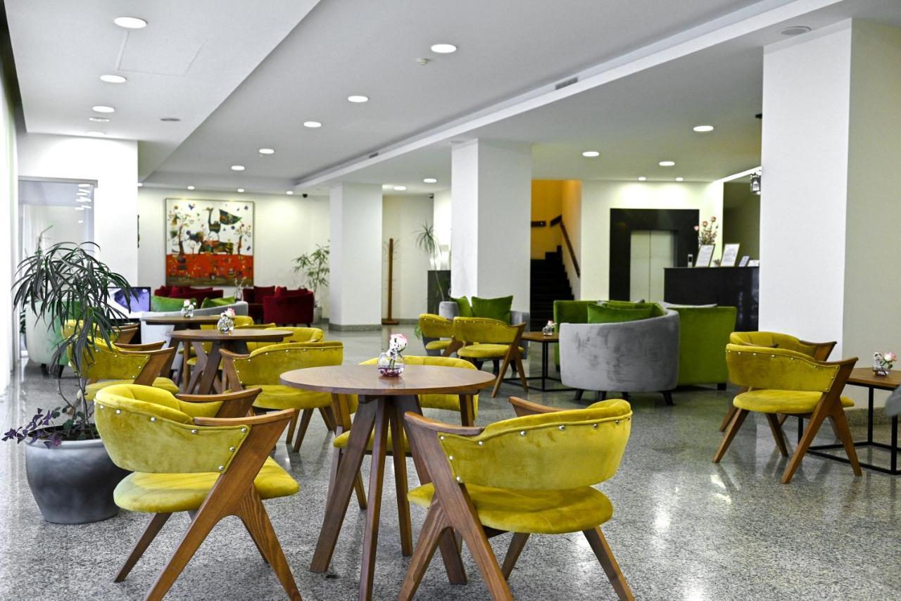 Europe Hotel Yerevan Bagian luar foto