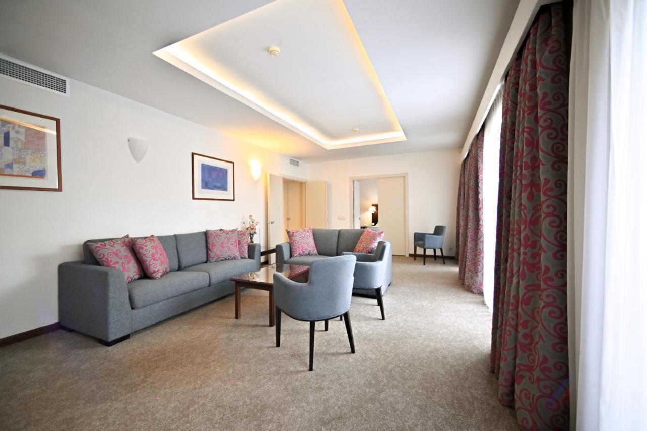 Europe Hotel Yerevan Bagian luar foto