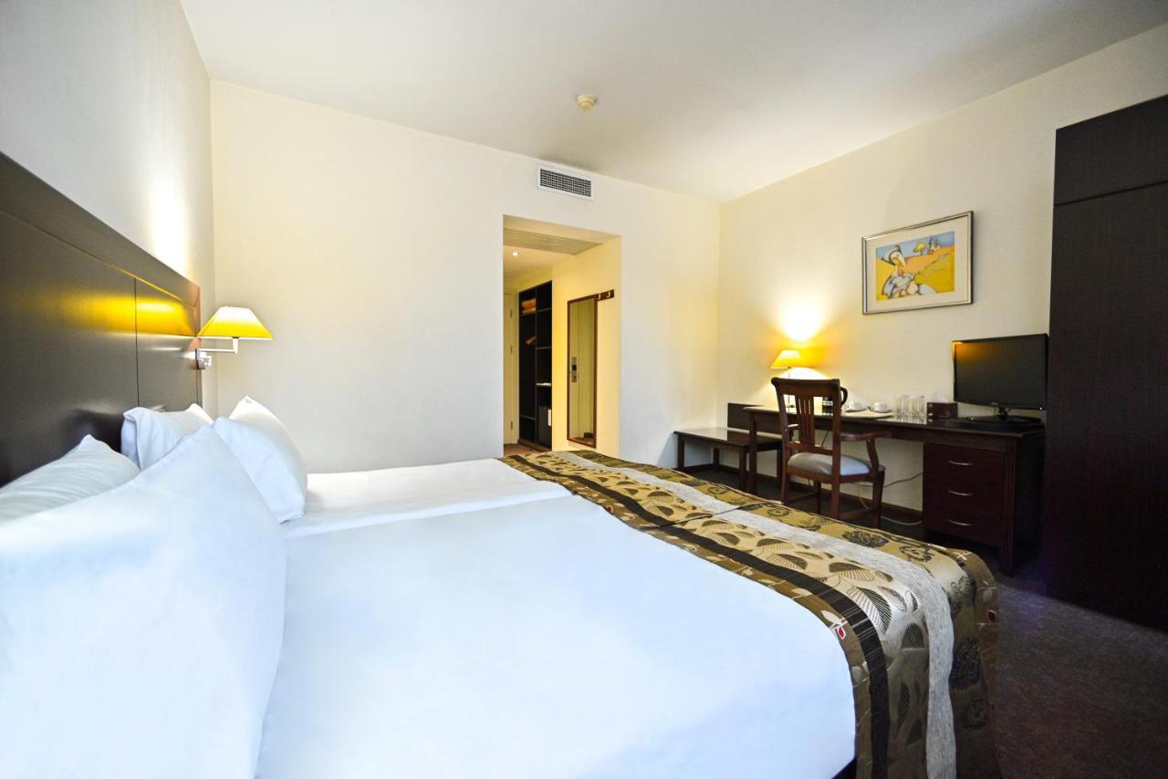 Europe Hotel Yerevan Bagian luar foto