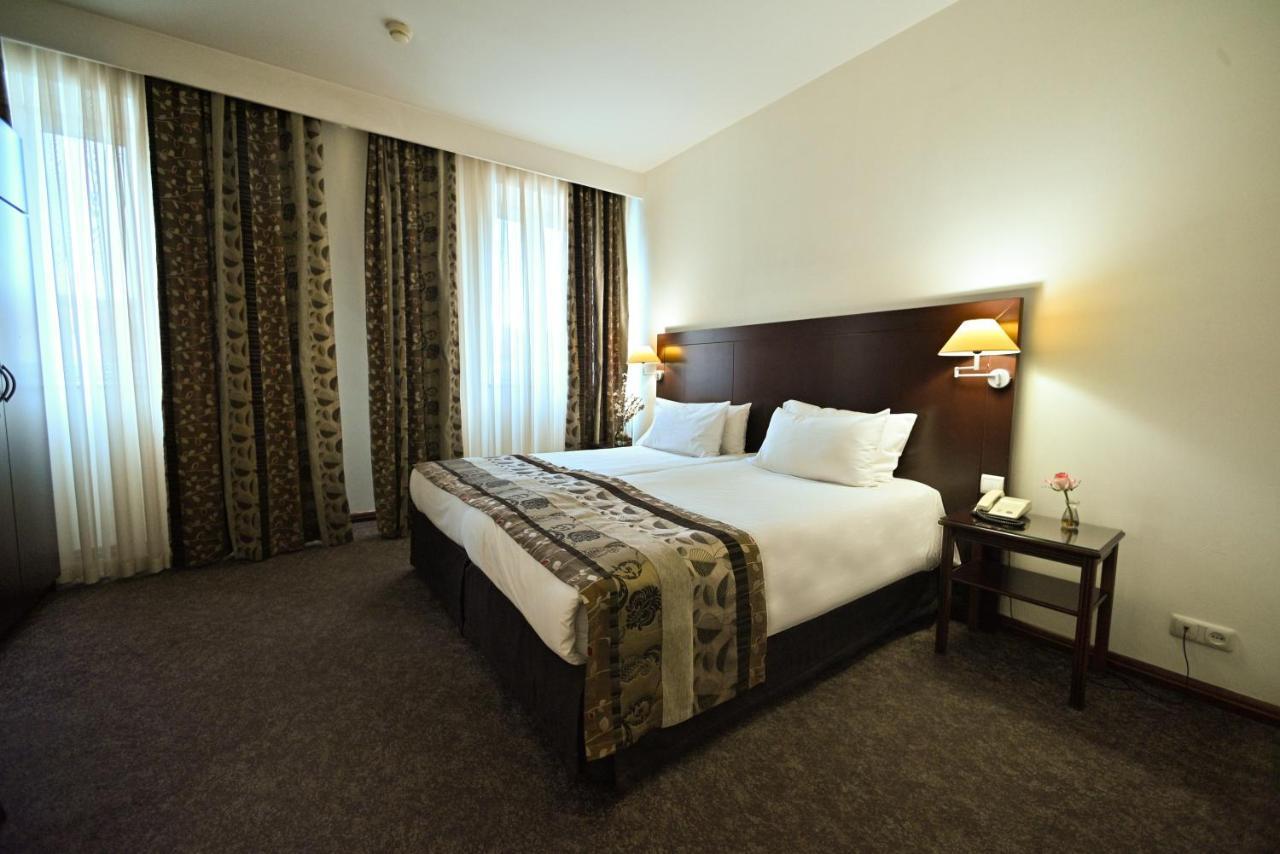 Europe Hotel Yerevan Bagian luar foto