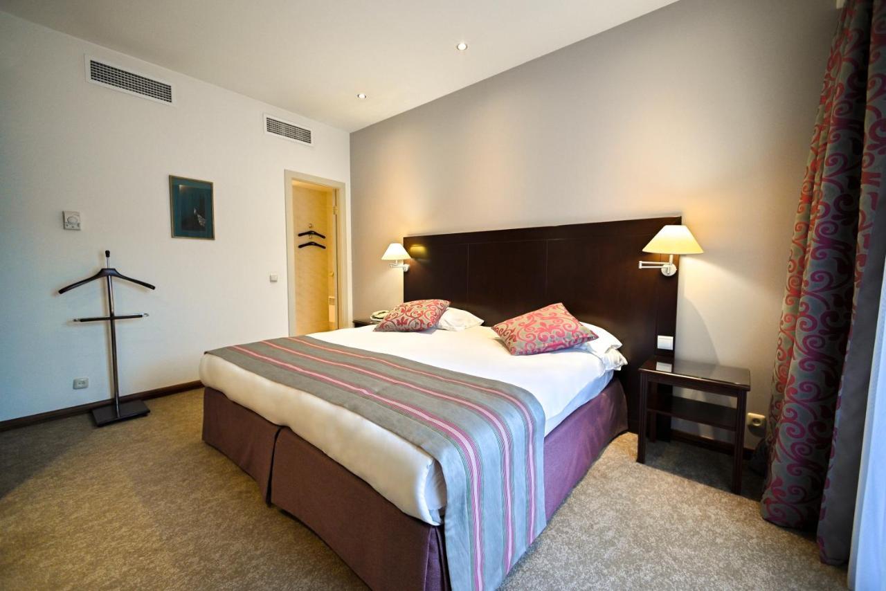Europe Hotel Yerevan Bagian luar foto