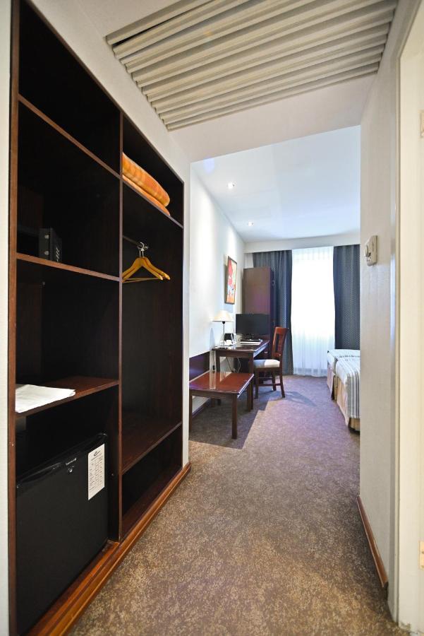 Europe Hotel Yerevan Bagian luar foto